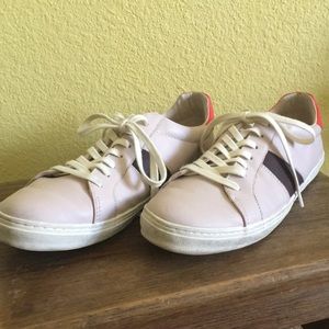 Old Navy Women’s Faux Leather Classic Sneakers